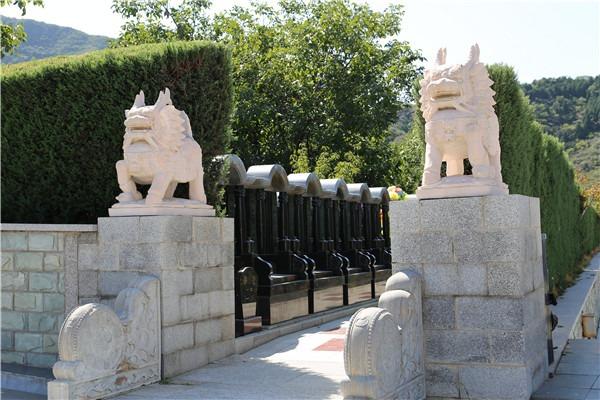 天山陵园园区图片
