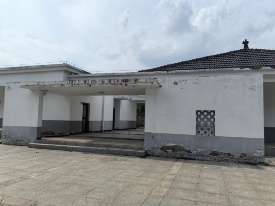 泥汊镇龙水湾公墓园区图片