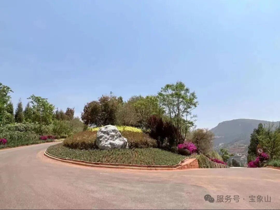 昆明宝象山公墓园区图片