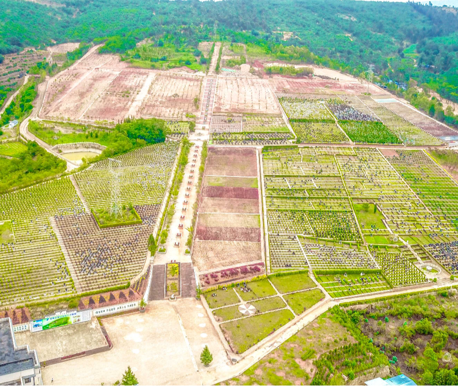 昆明文笔山文化艺术陵园