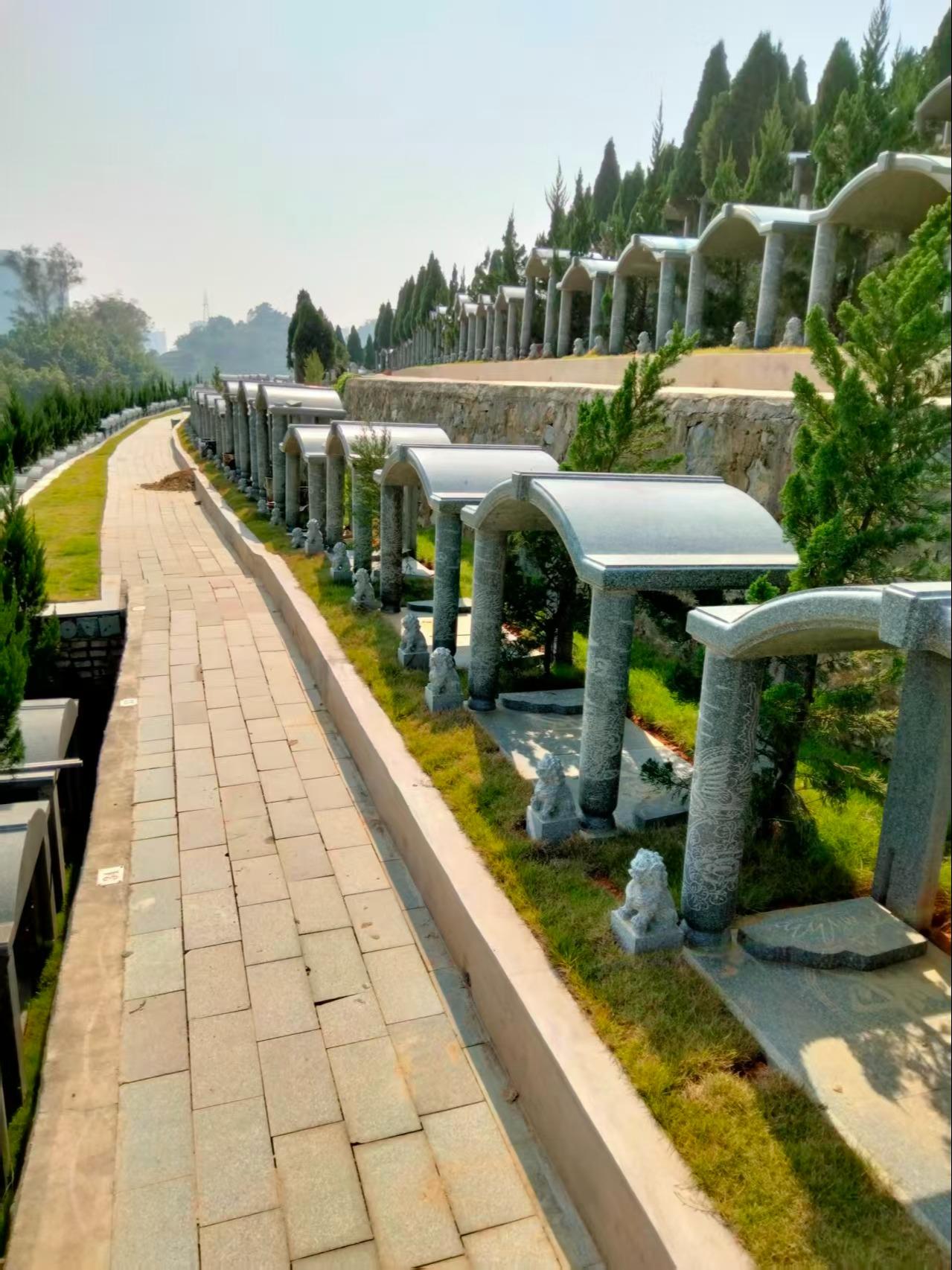 乐昌市麒麟山陵园园区图片