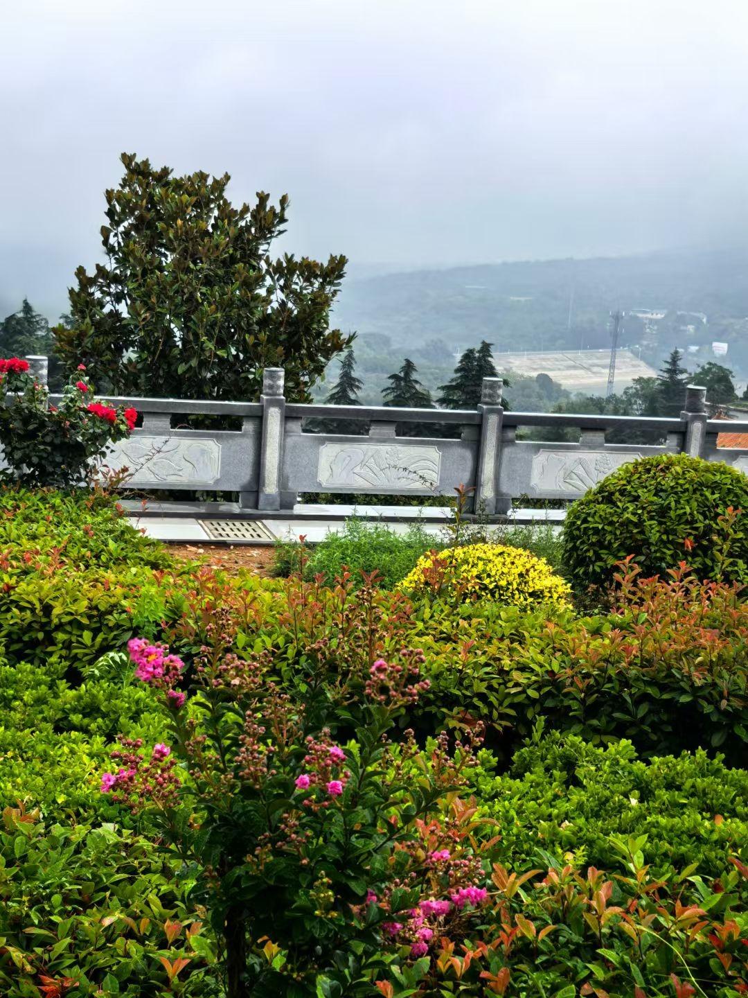 新郑市始祖山塔陵园园区图片