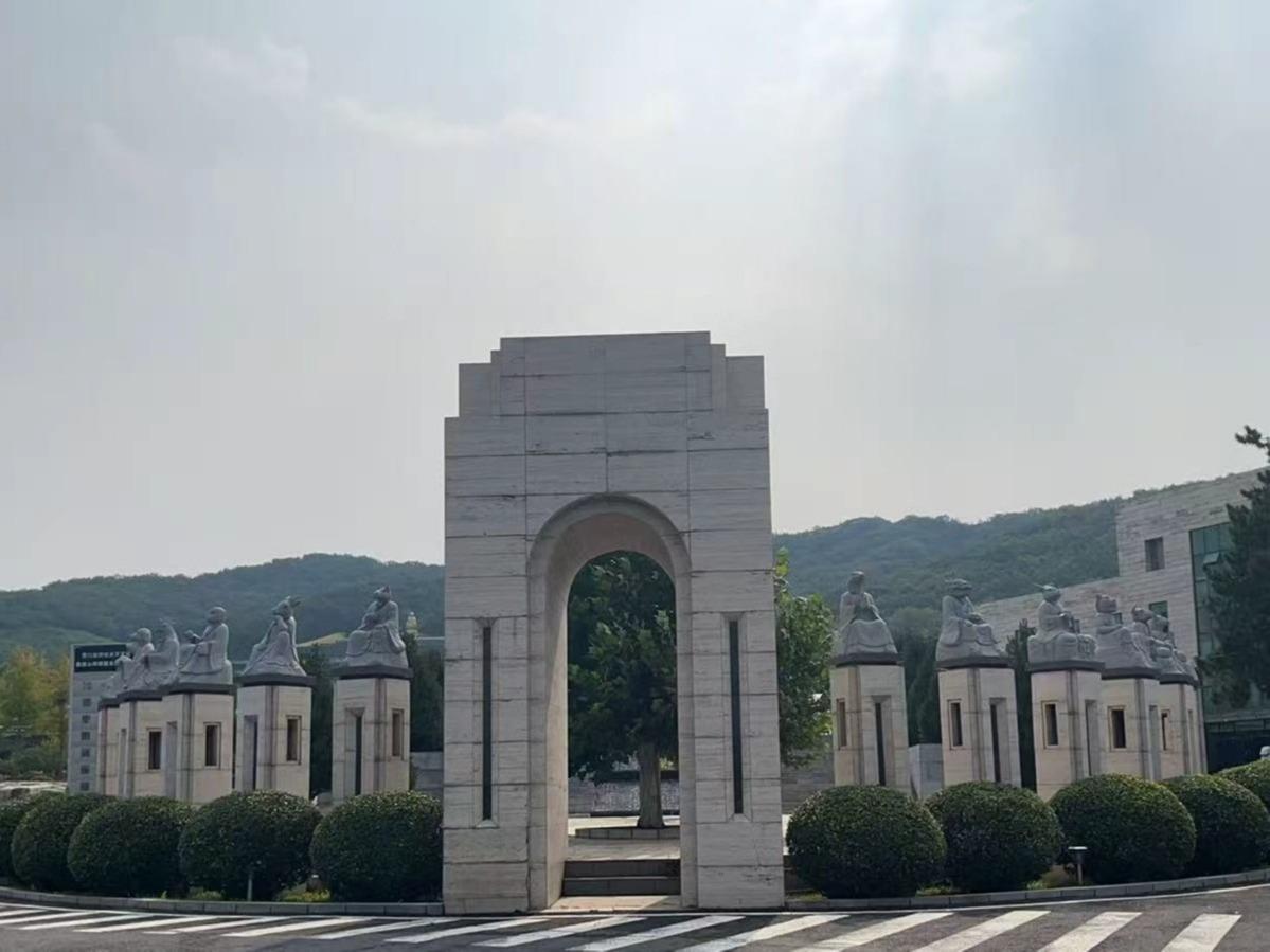 营口市鲅鱼圈区仙山墓园园区图片