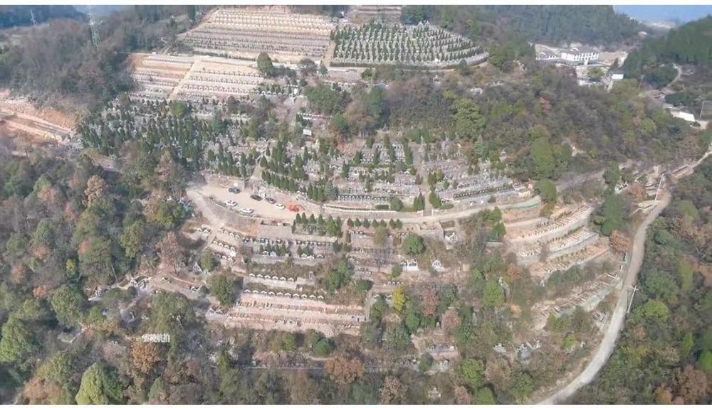 长阳土家族自治县金子山陵园园区图片