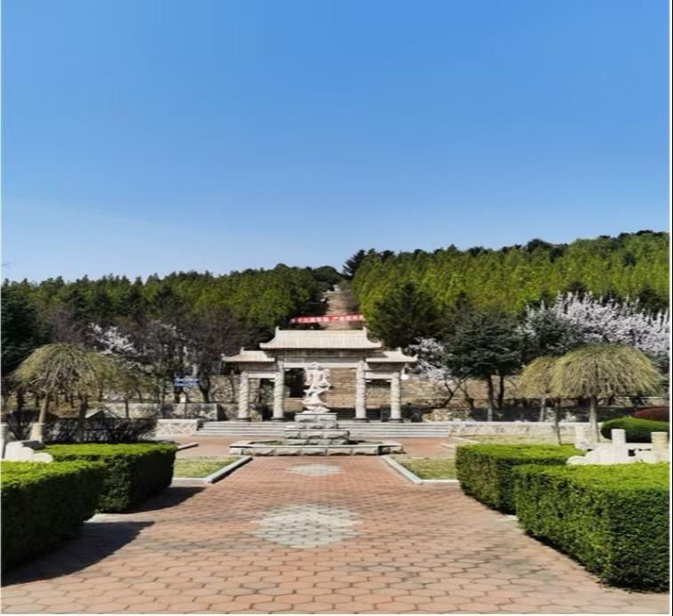 鞍山莲花公墓有限责任公司园区图片
