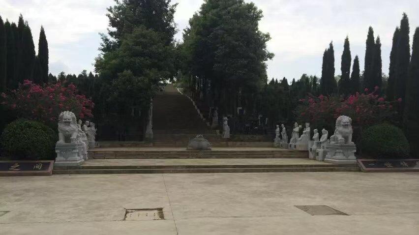 遵义碧天园狮子山艺术陵园园区图片