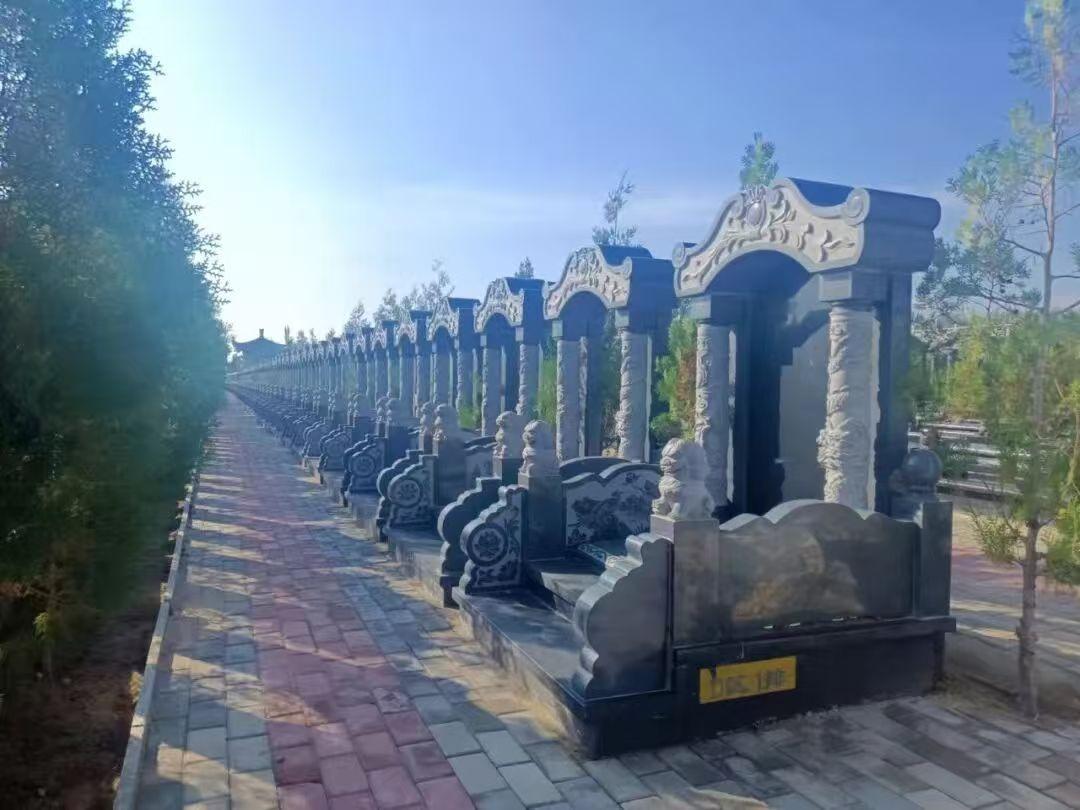 兰州市榆中县万眼泉园林公墓有限责任公司园区图片