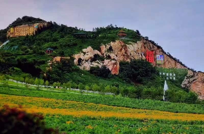 龙福山墓园