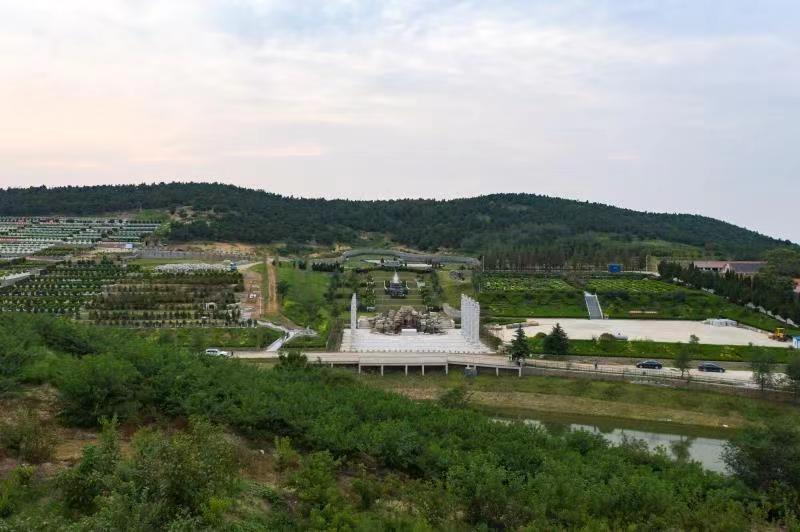 青岛西海岸供销集团龙凤山陵园管理有限公司园区图片