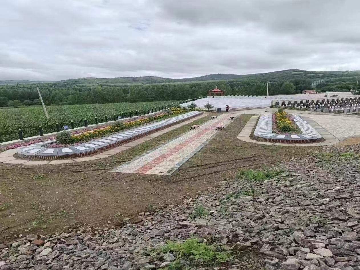 扎兰屯市五里山公墓