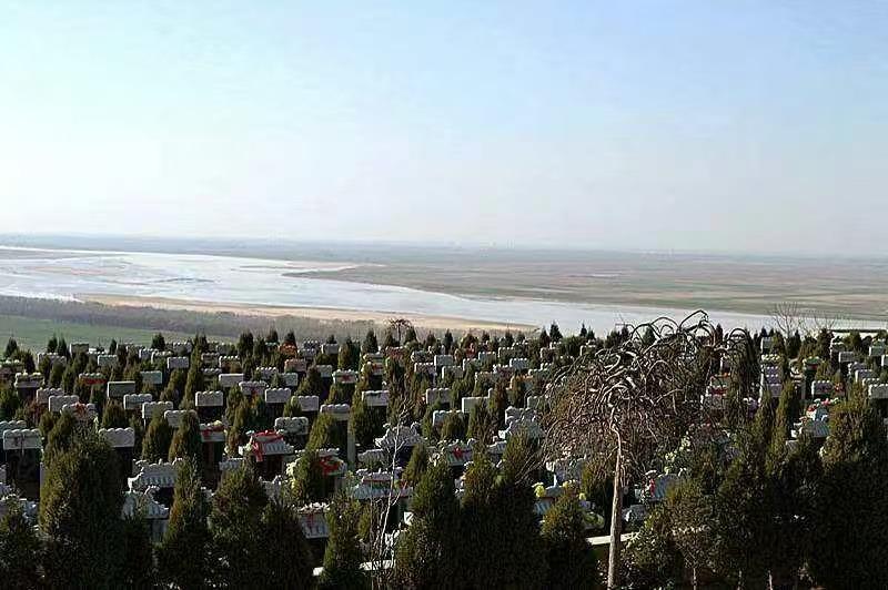 荥阳市北邙陵园园区图片