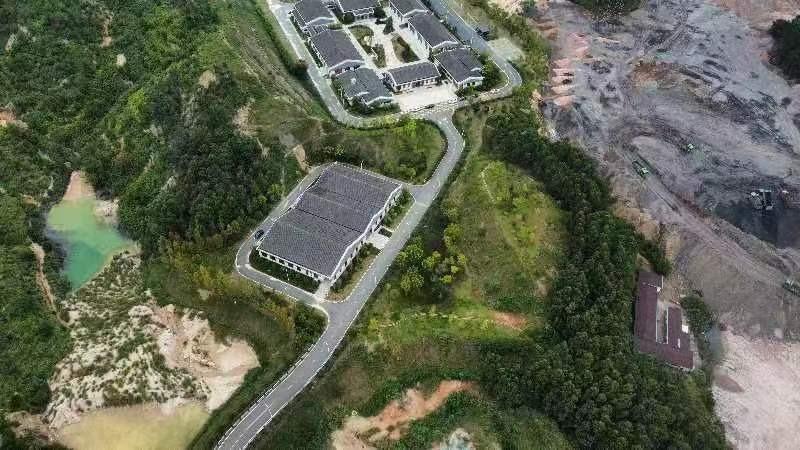 龙南市殡葬服务中心（富坑生态陵园骨灰堂）