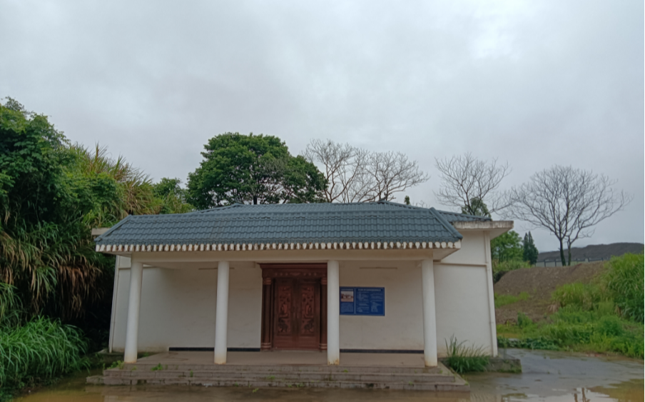 全南县大吉山镇斜溪村八里半骨灰堂