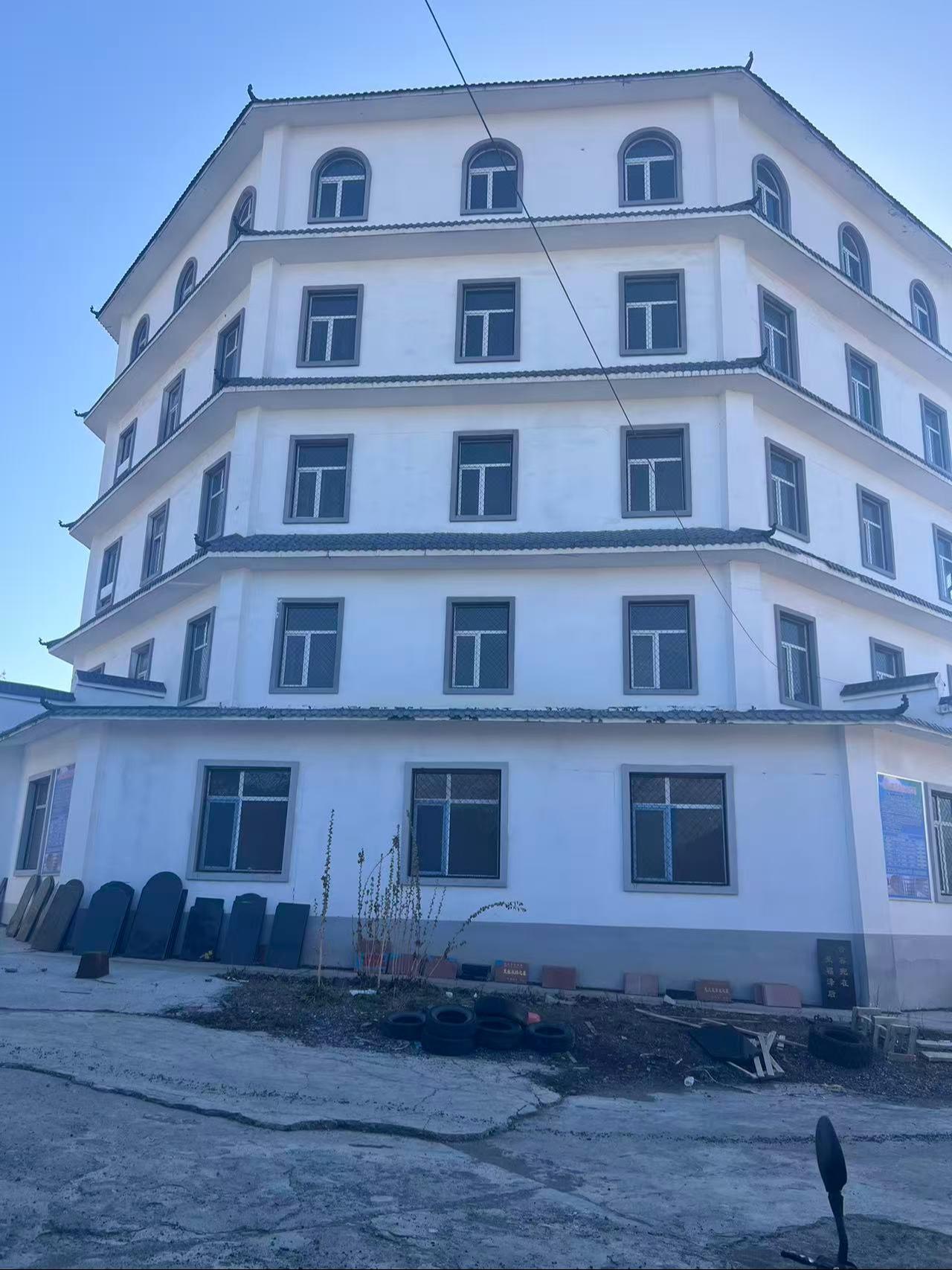 石河子南山陵园骨灰安葬塔园区图片