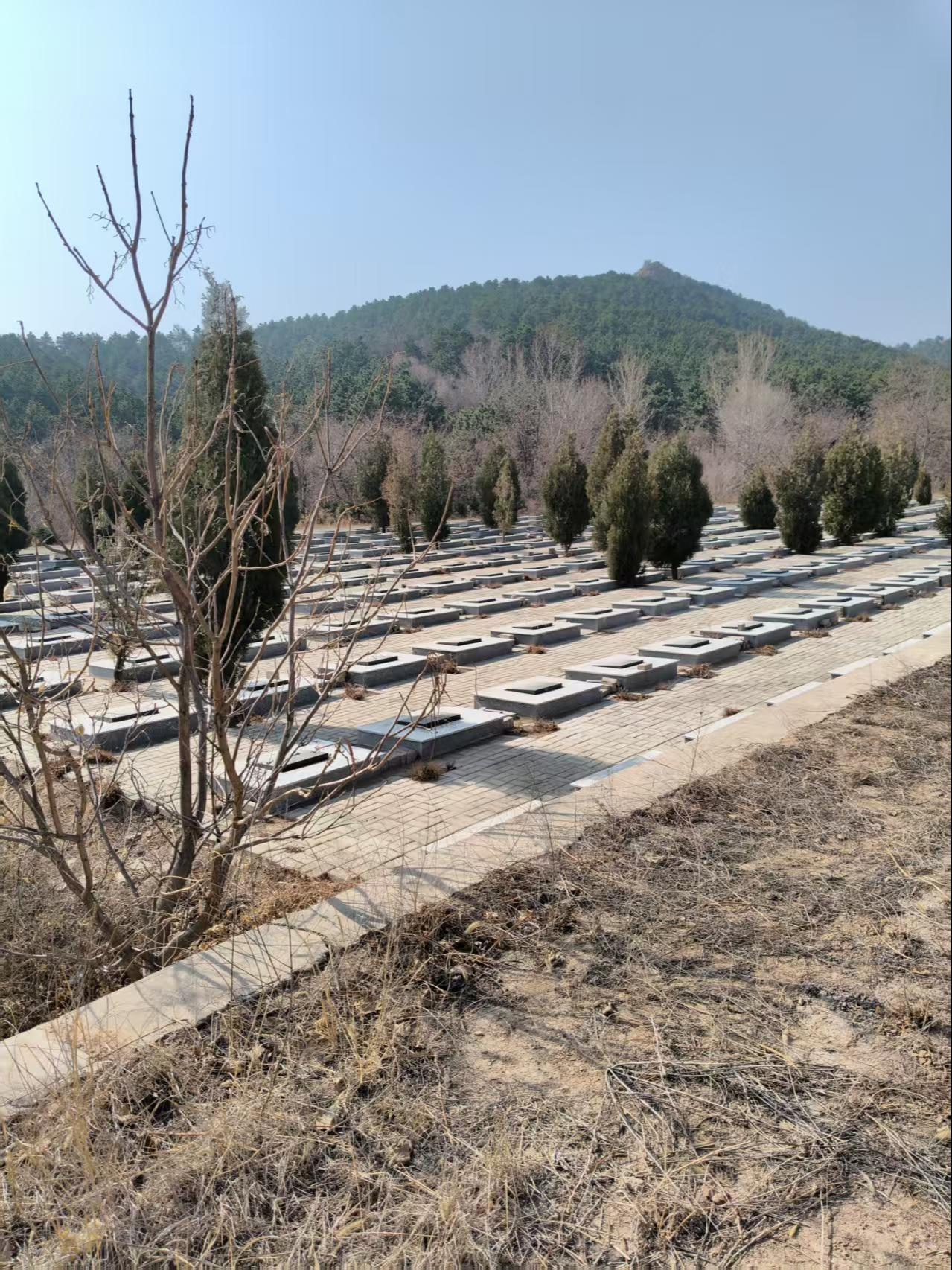 建平县鸽子山公益性公墓园区图片