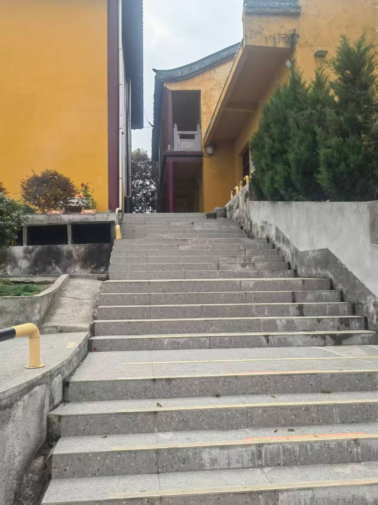 横塘岗乡古城寺公益性骨灰堂园区图片