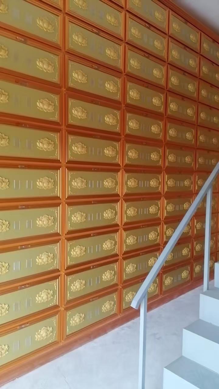 启东市吕四港镇鹤城陵园