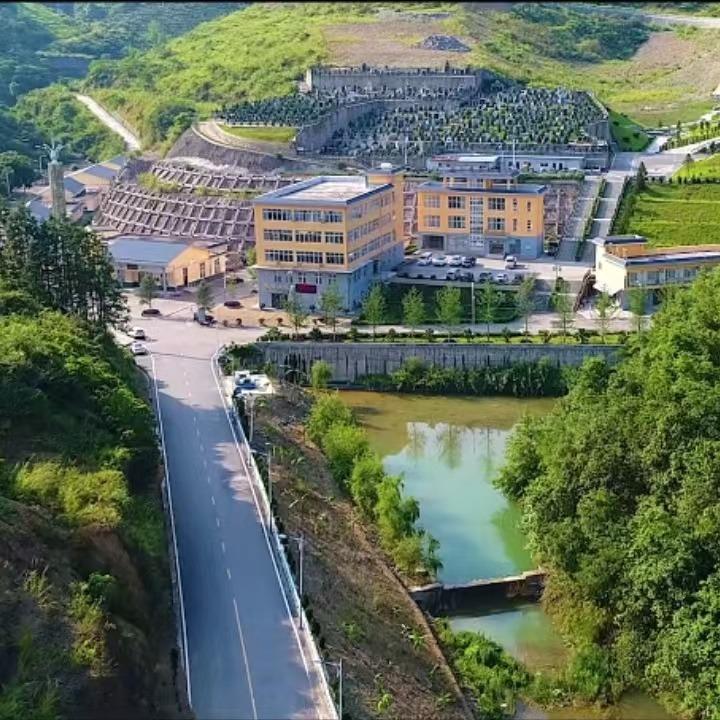 罗甸县城市公益性公墓园区图片