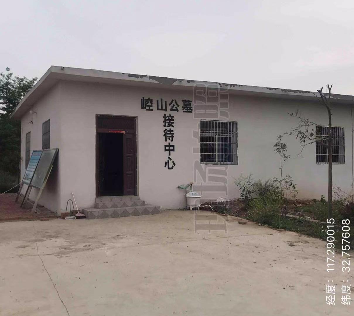 西泉镇崆山公墓骨灰堂