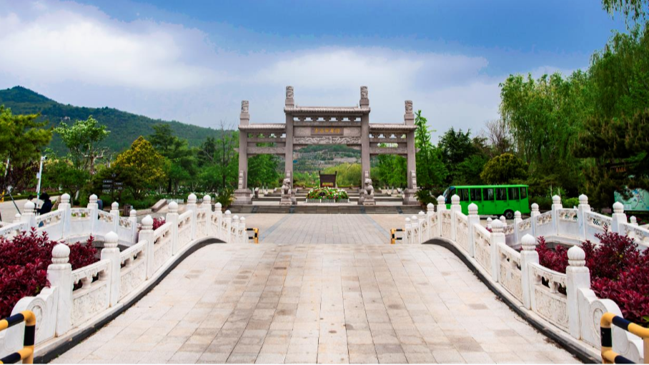 泰安市泰山长安陵园