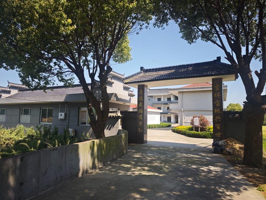 平湖市独山港镇周圩骨灰寄存堂