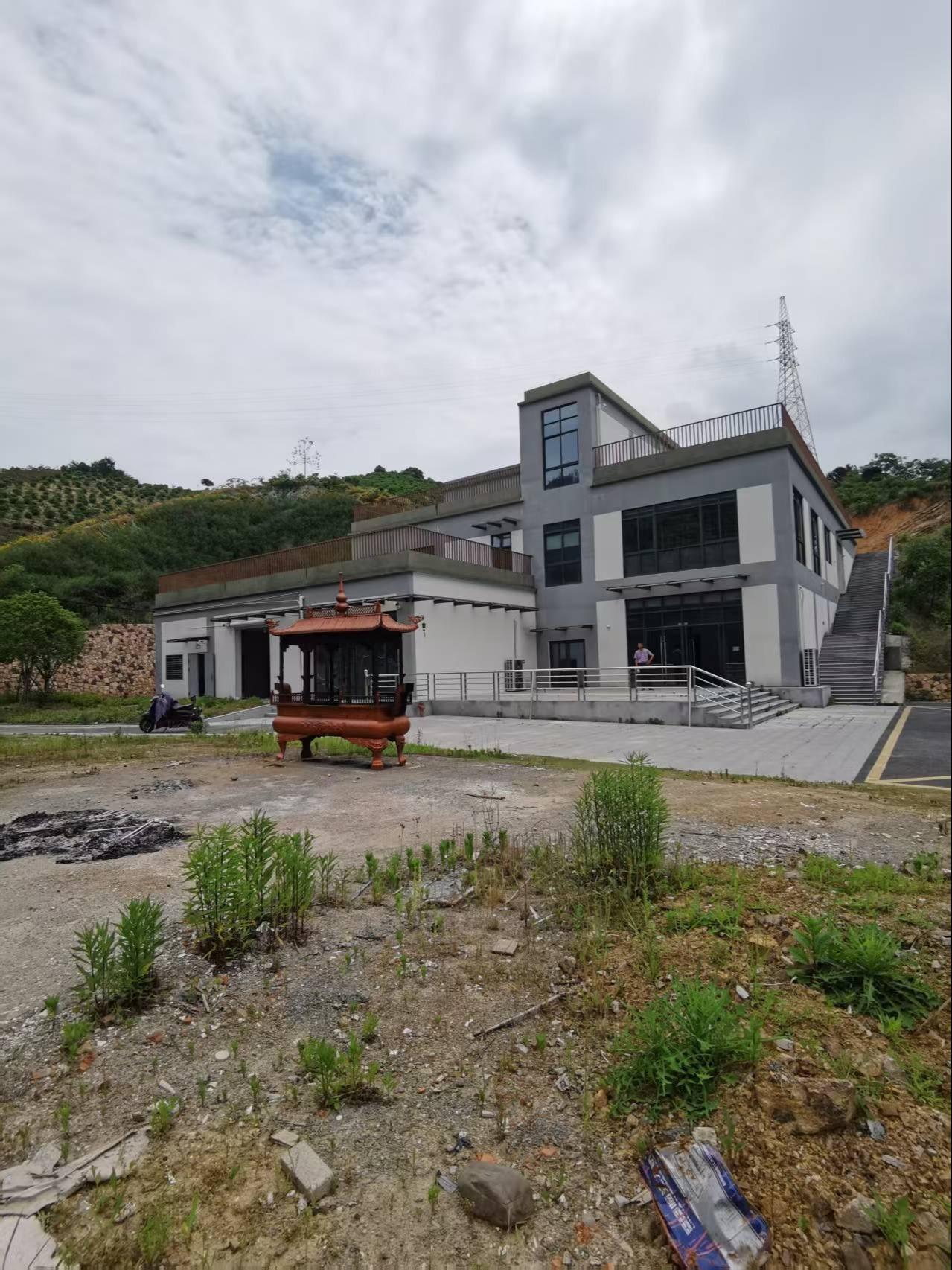 递铺街道康山村骨灰堂园区图片
