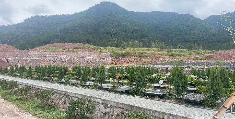 东阳市巍山镇第二公墓园区图片