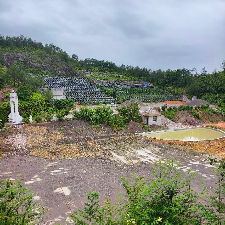 泰顺县筱村镇双龙山生态公墓