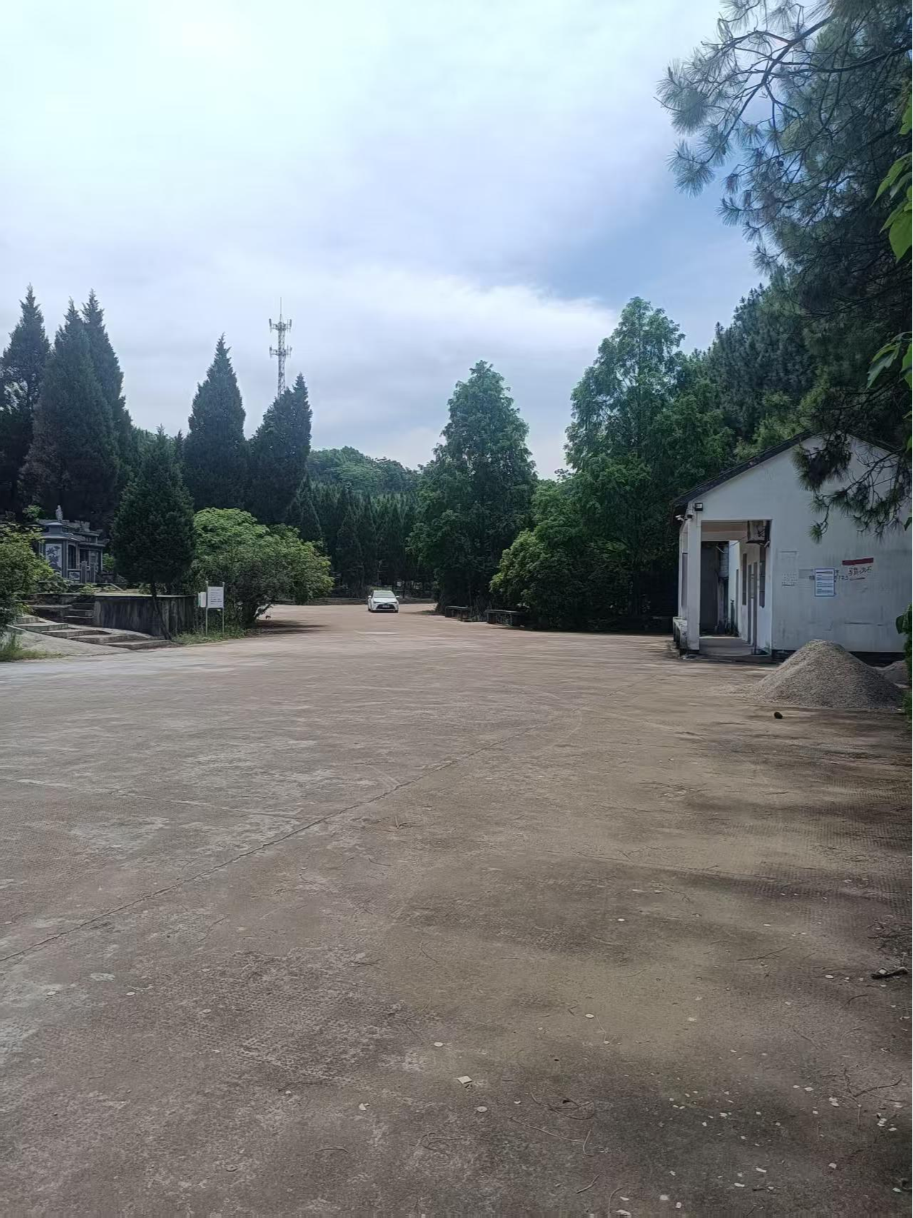 大唐街道麻车坞公益性公墓园区图片