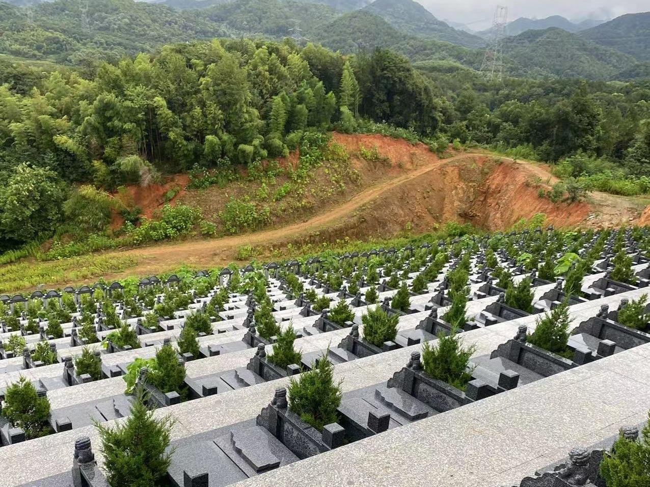 平水镇婆婆山公墓园区图片
