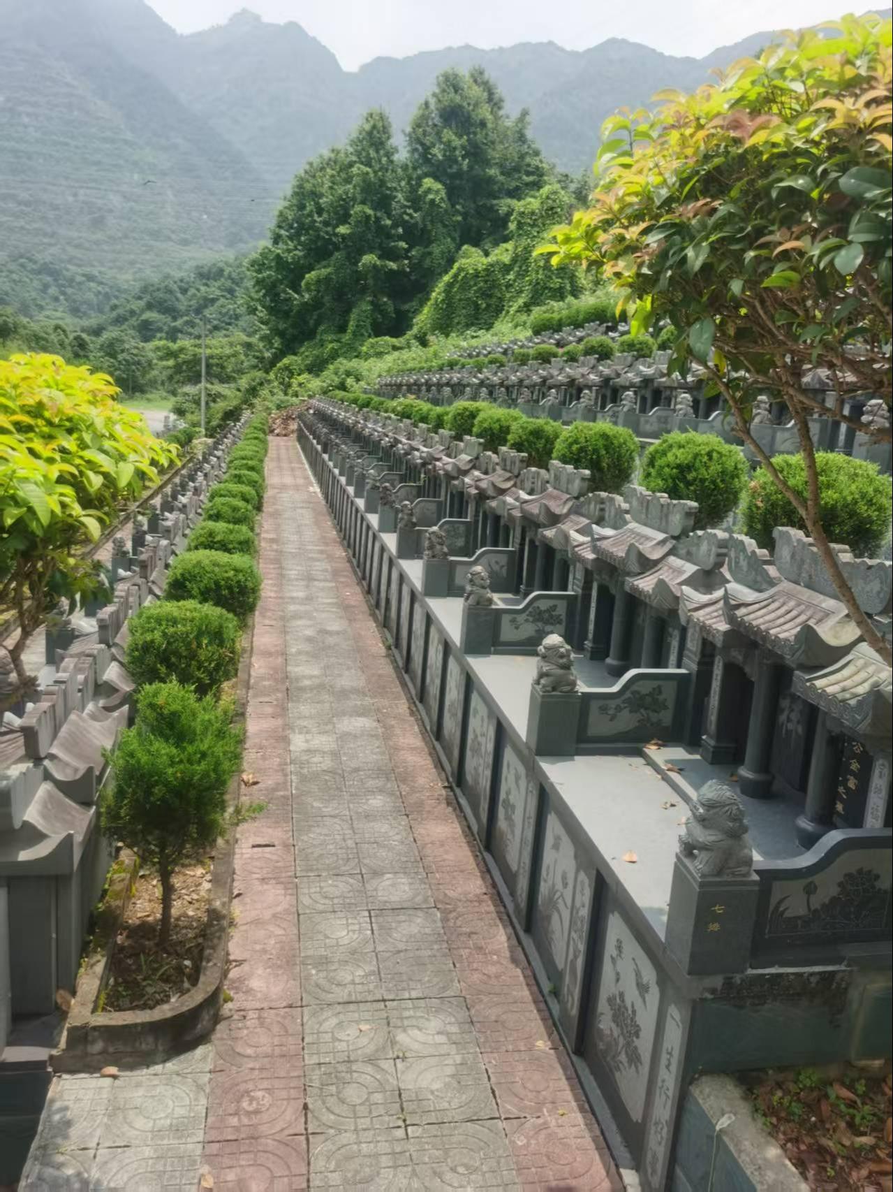 龙鹤山生态墓地园区图片