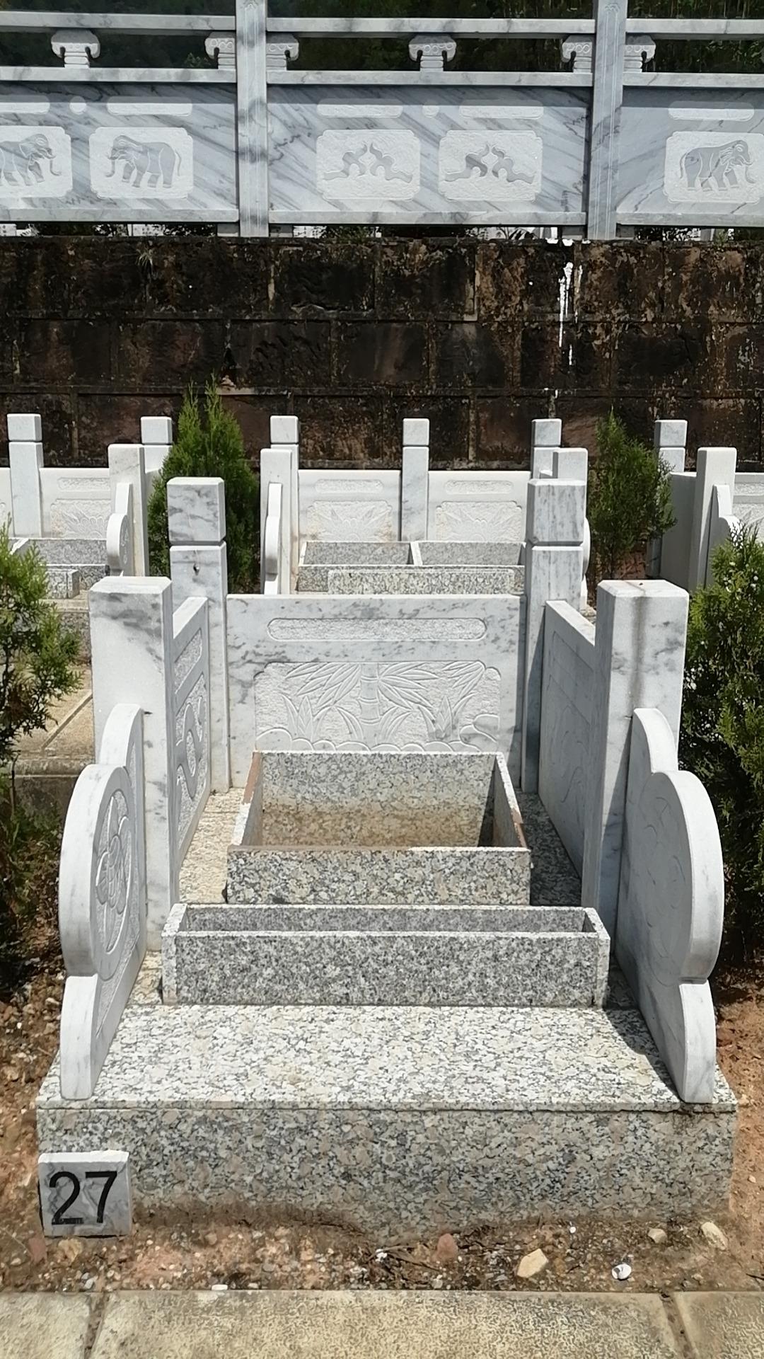 景谷县吊钟山公墓园区图片