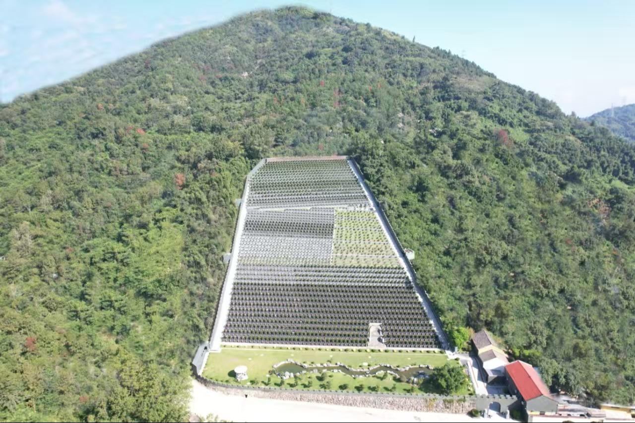 温州市瓯海区丽岙街道泊岙村寺后山生态墓地园区图片