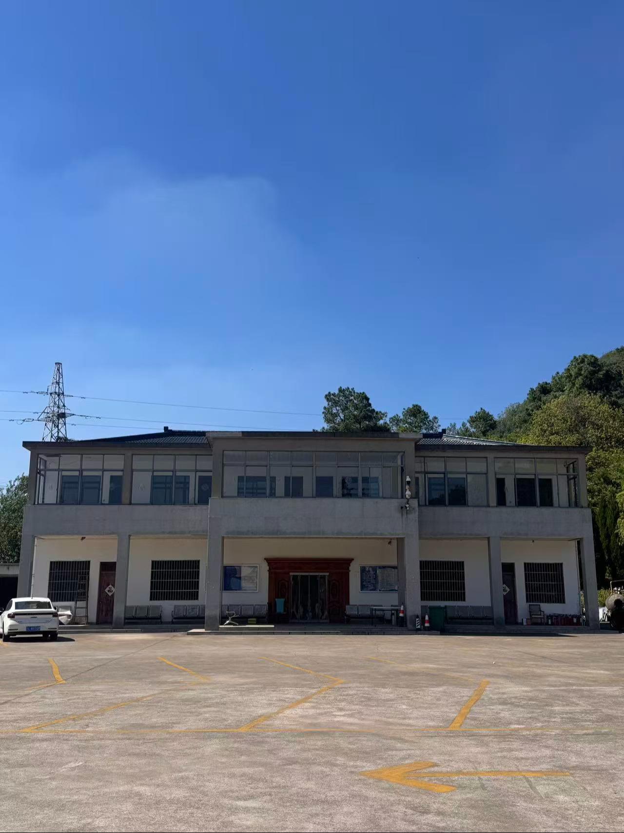 句容市宝华镇青龙山公墓园区图片