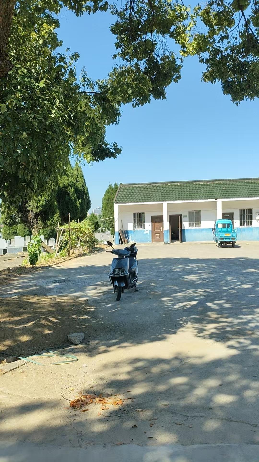 蝉山公墓园区图片