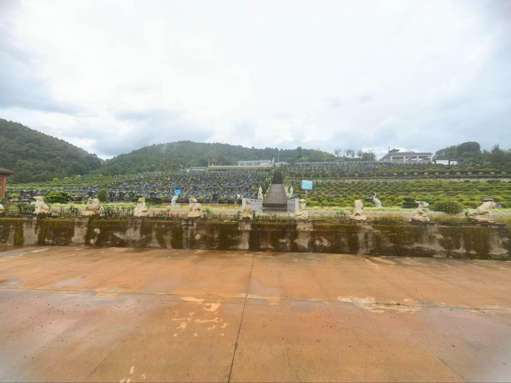 永德县棠梨包包公墓园区图片