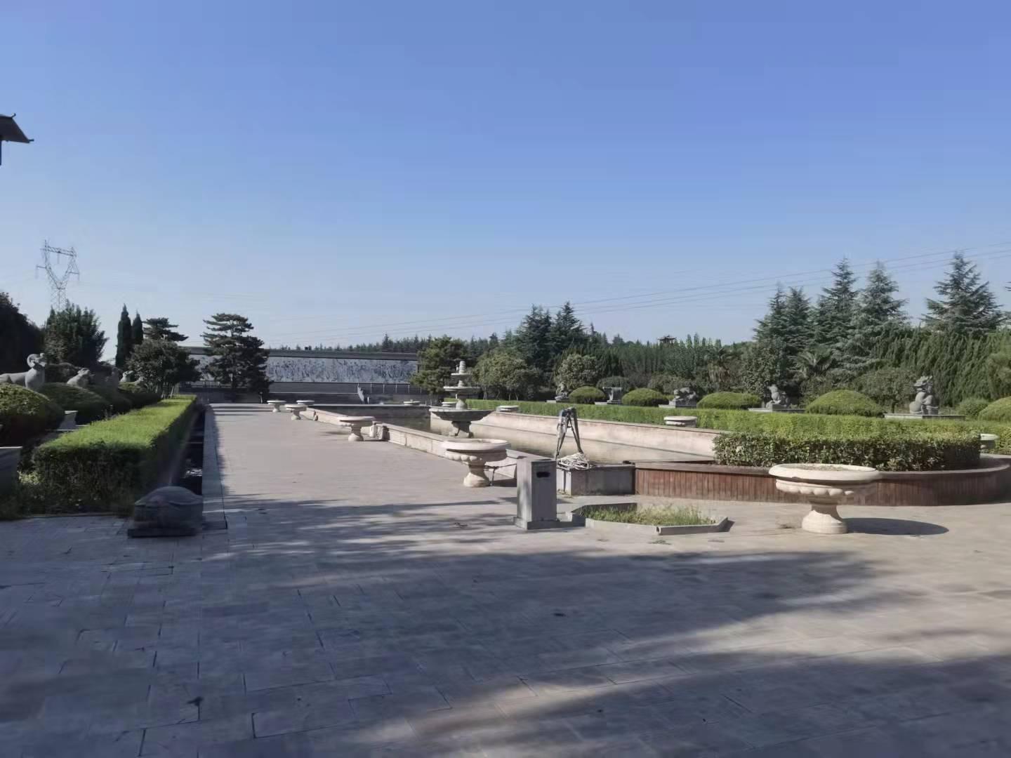 洛阳市瀍河区盘龙冢园林生态陵园园区图片