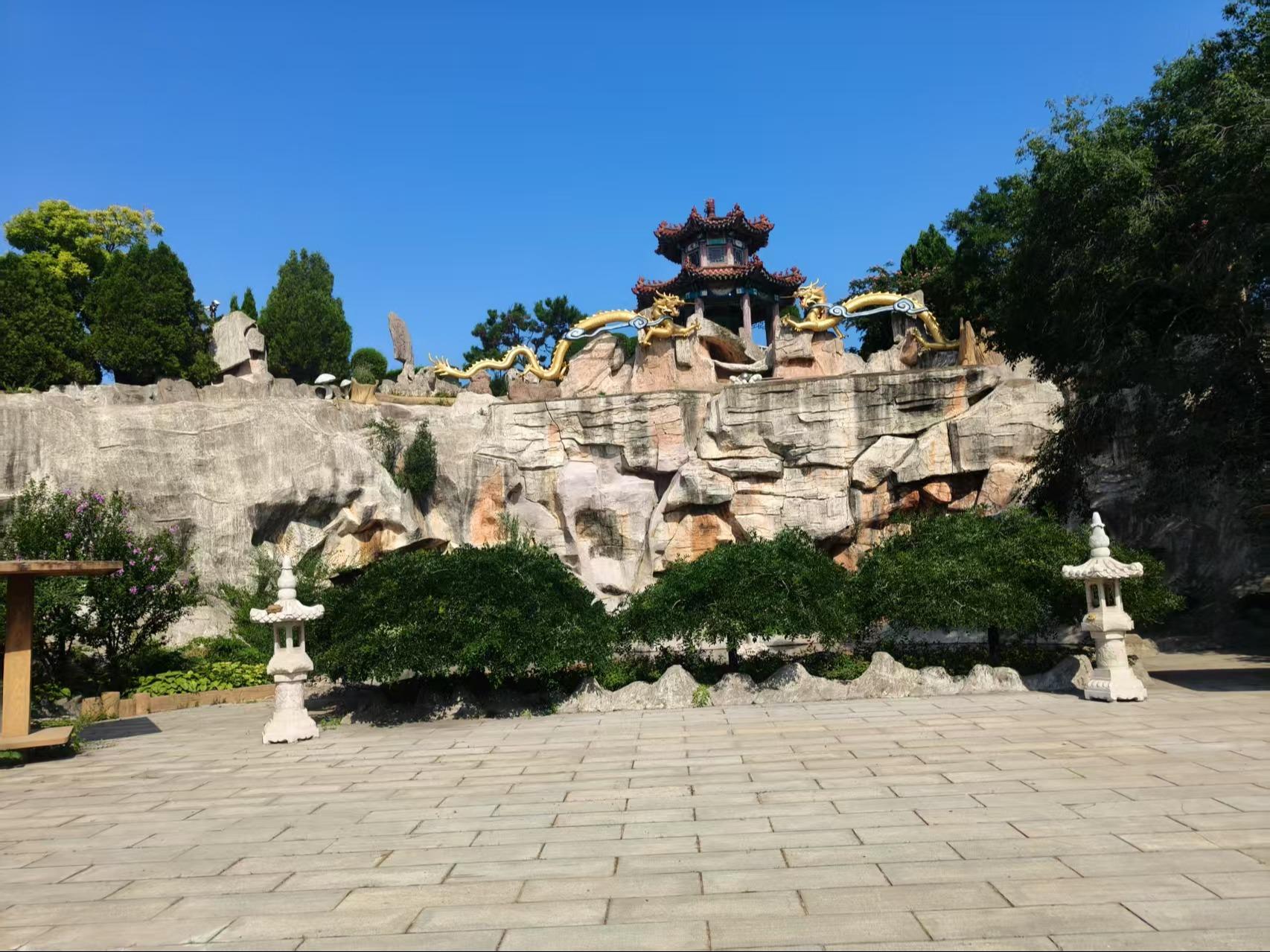 营口市老边区大龙山公墓园区图片