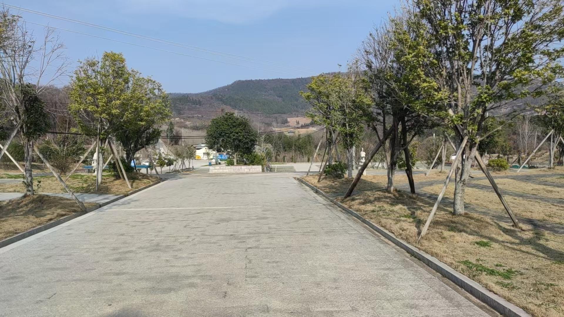 京山市马刨泉公墓园区图片