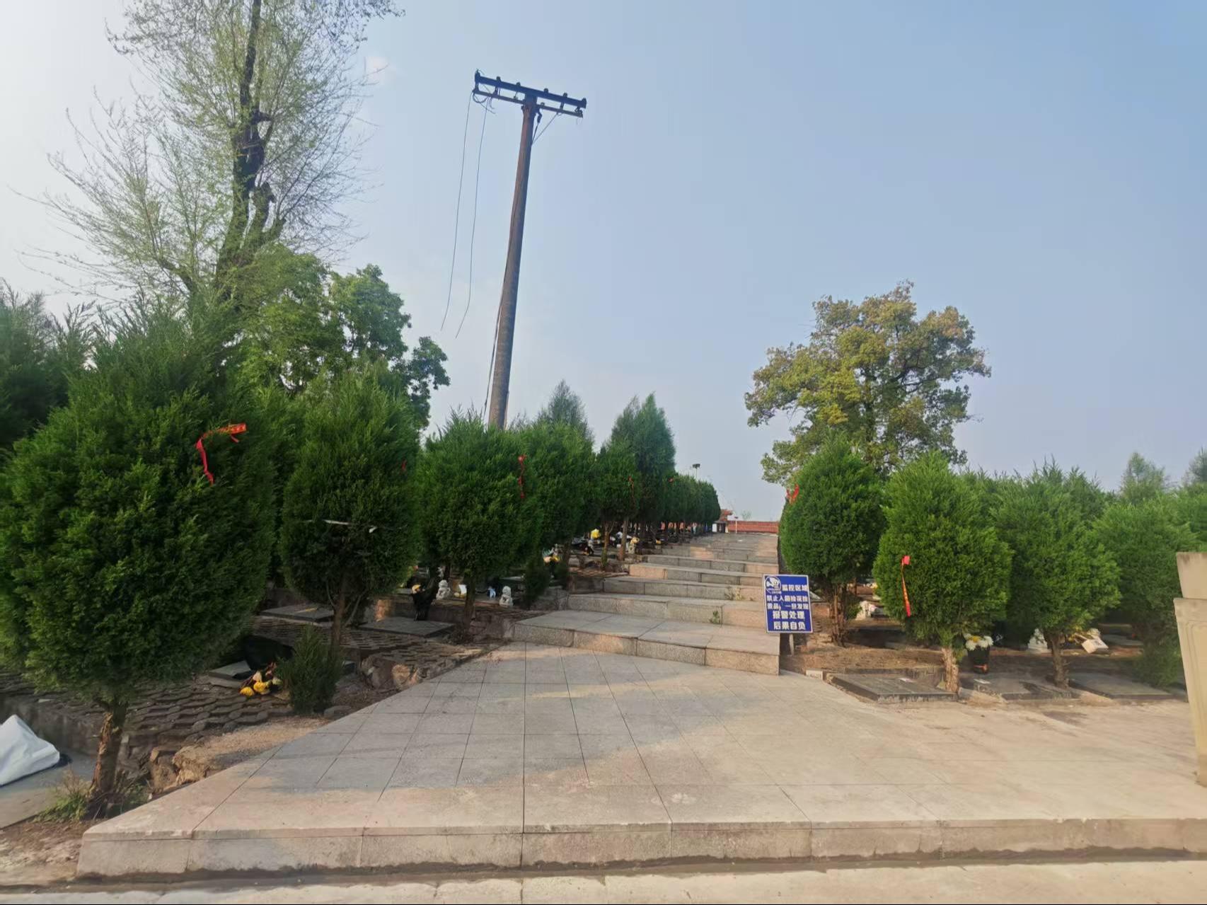 宜宾市南溪区第一山公墓A区园区图片