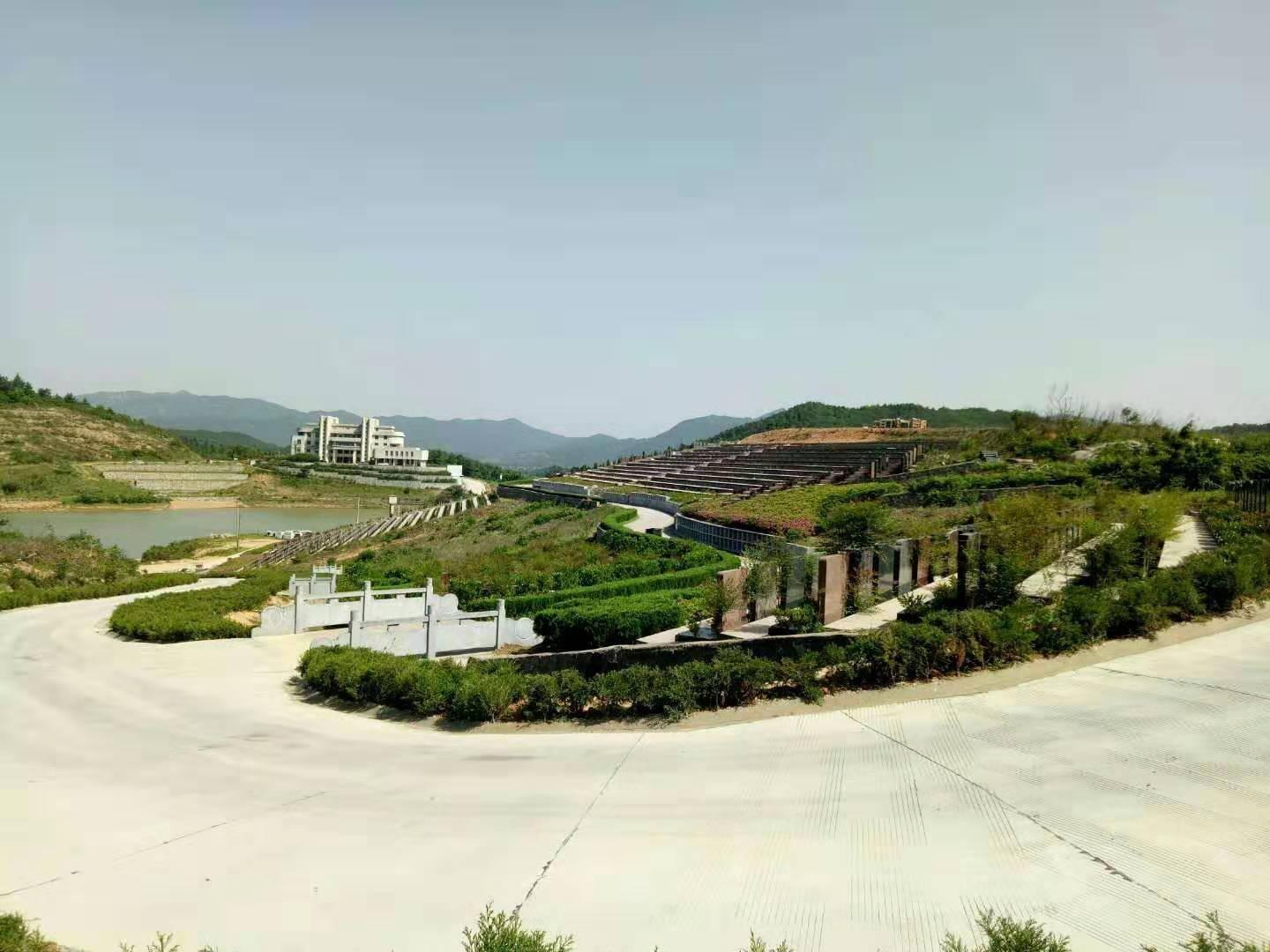 安庆市莲花山陵园开发有限公司园区图片