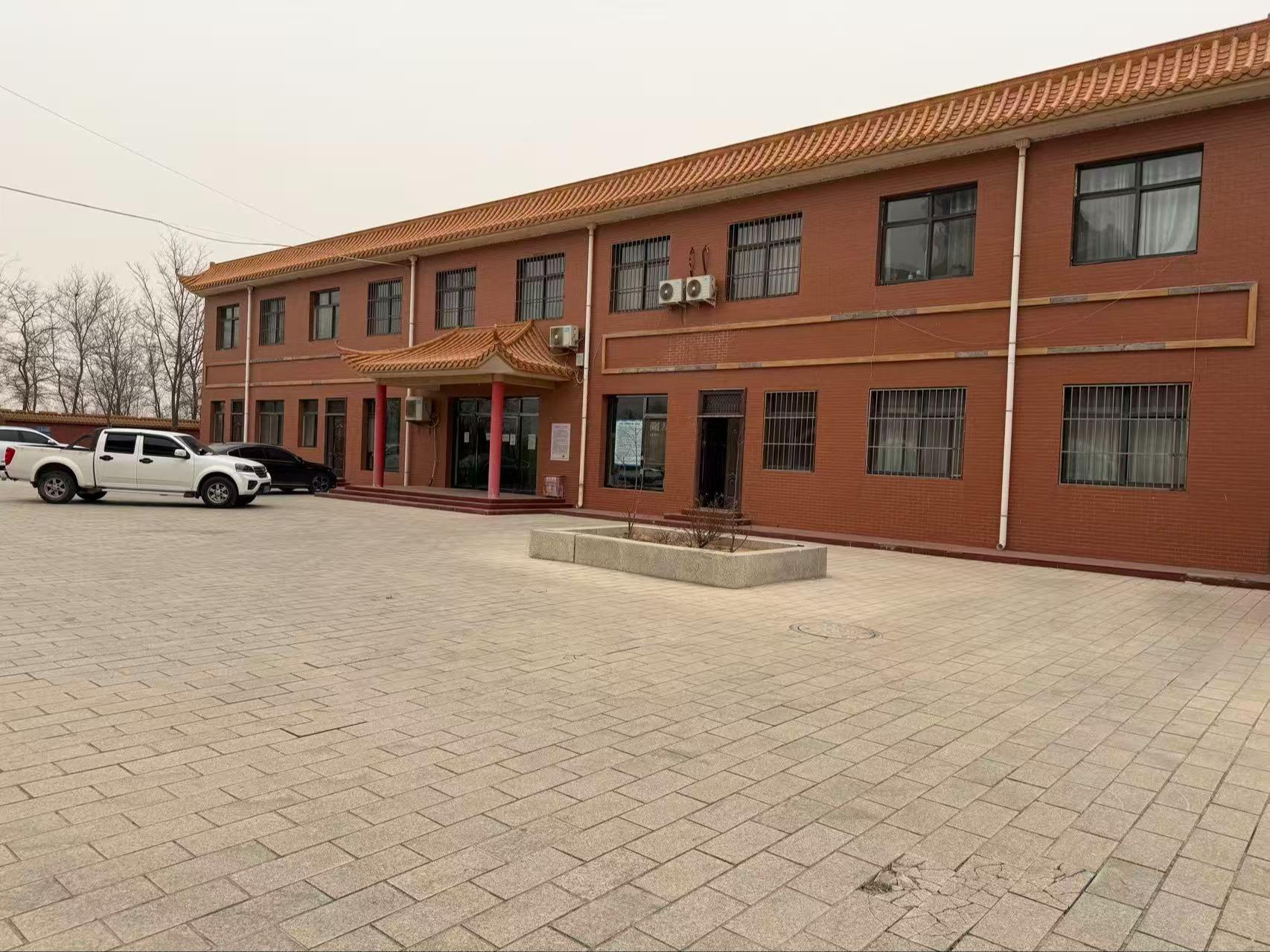 青铜峡市西山陵园有限公司园区图片