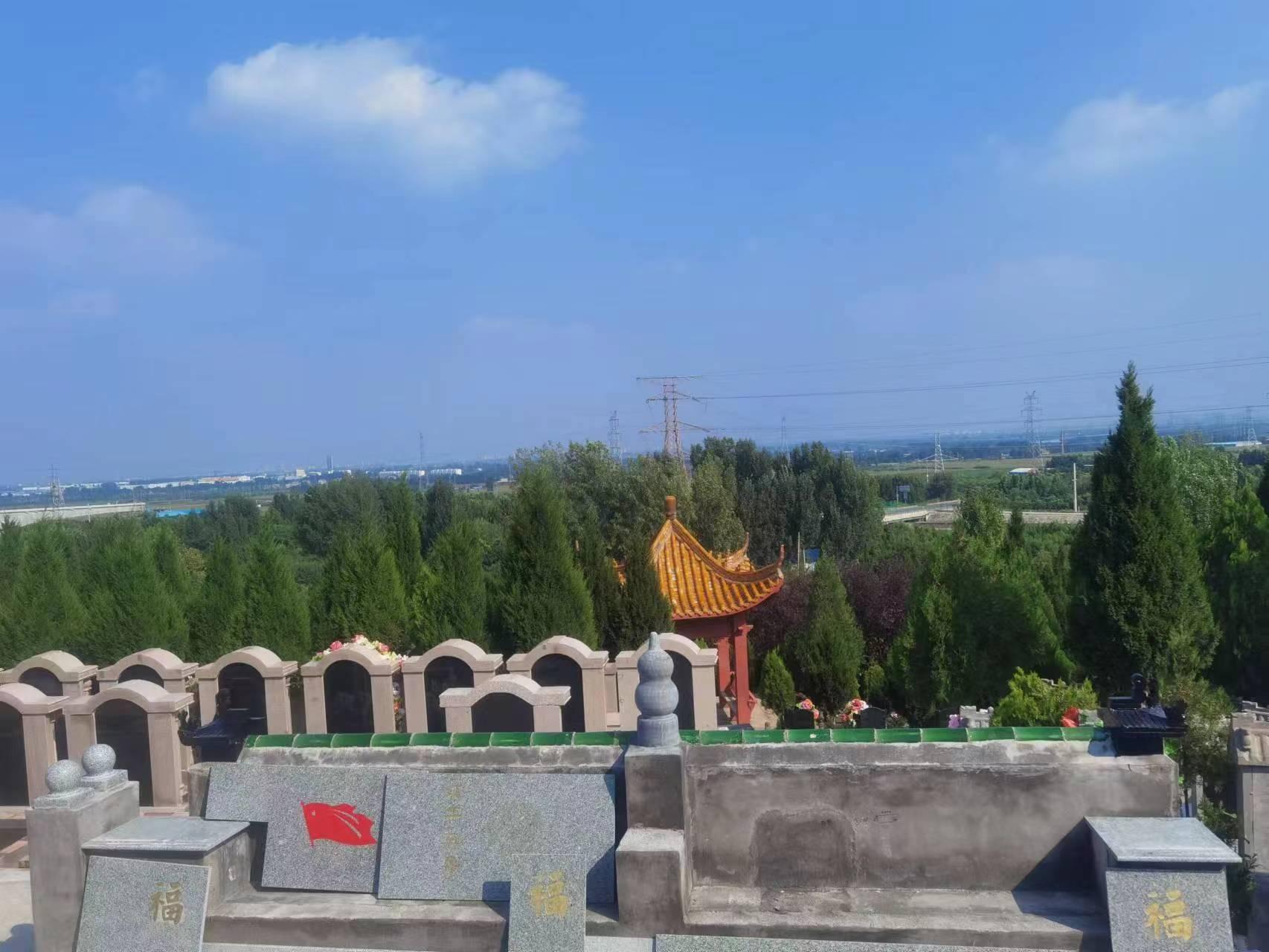 新乡市凤泉区凤凰山公墓服务所园区图片