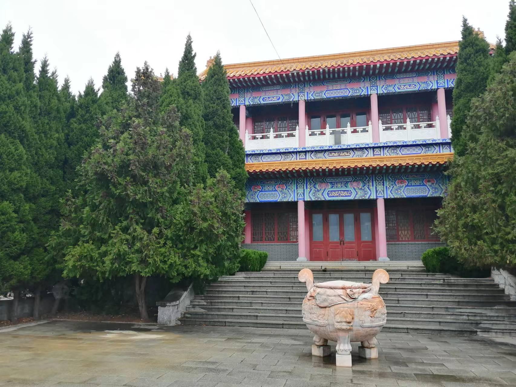 烟台华侨公墓园区图片