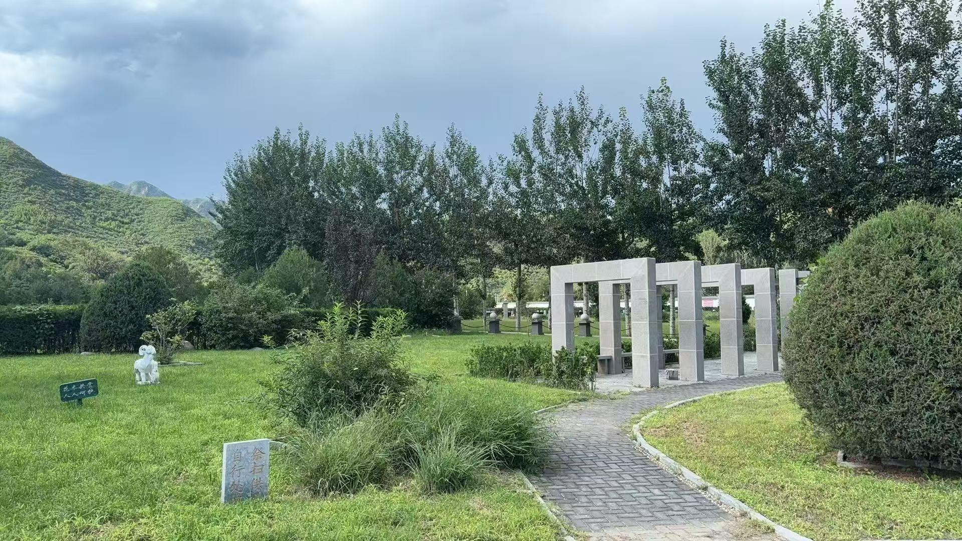 凤凰山陵园园区图片