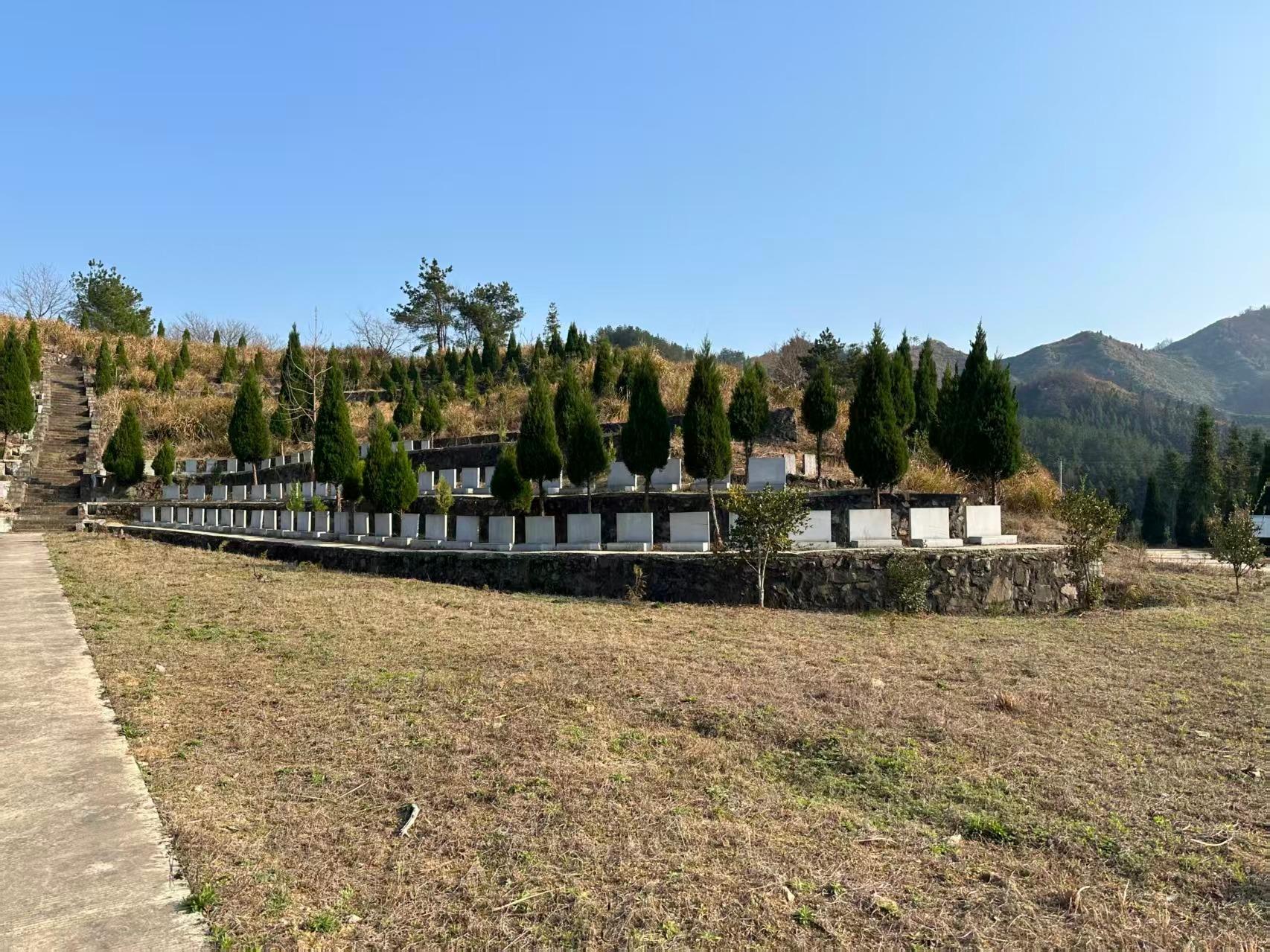 汤泉乡中心公墓园区图片