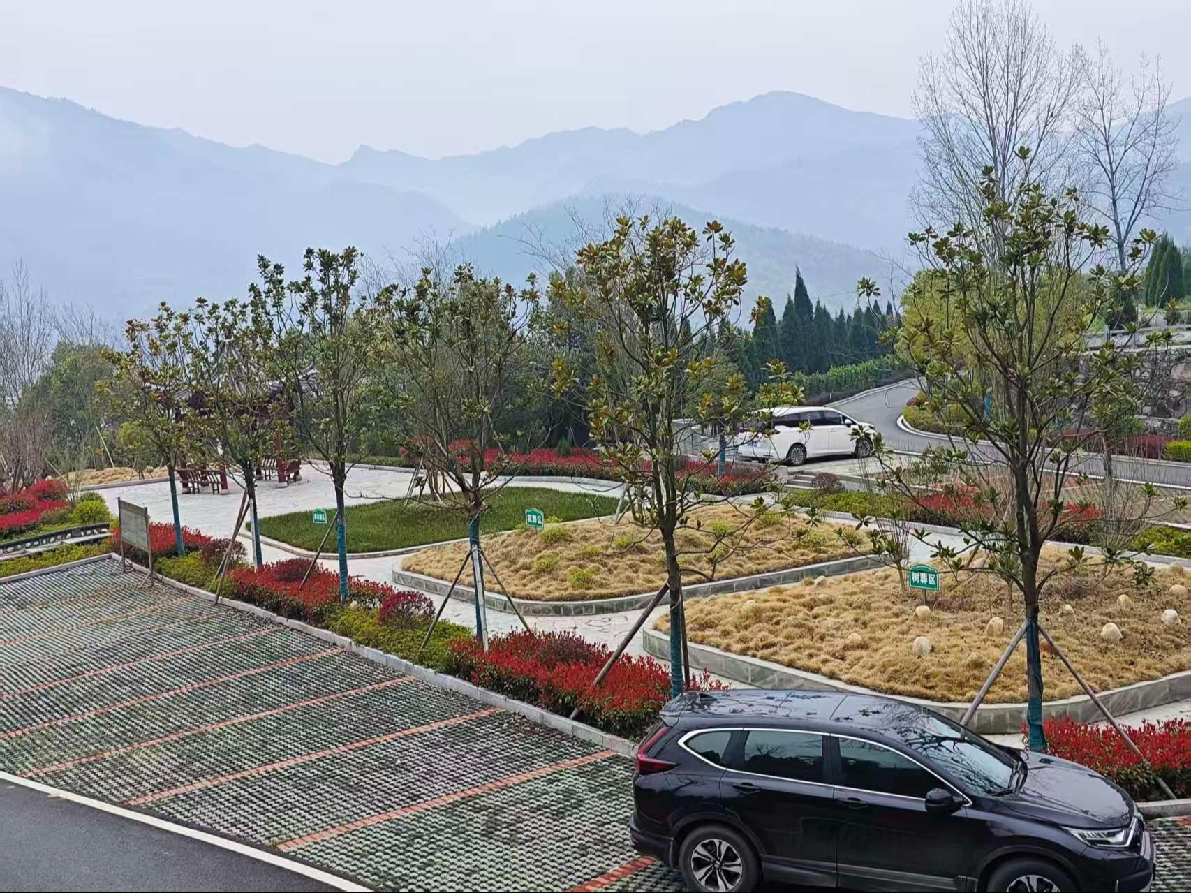 保康县塔儿坡城市公益性公墓园区图片