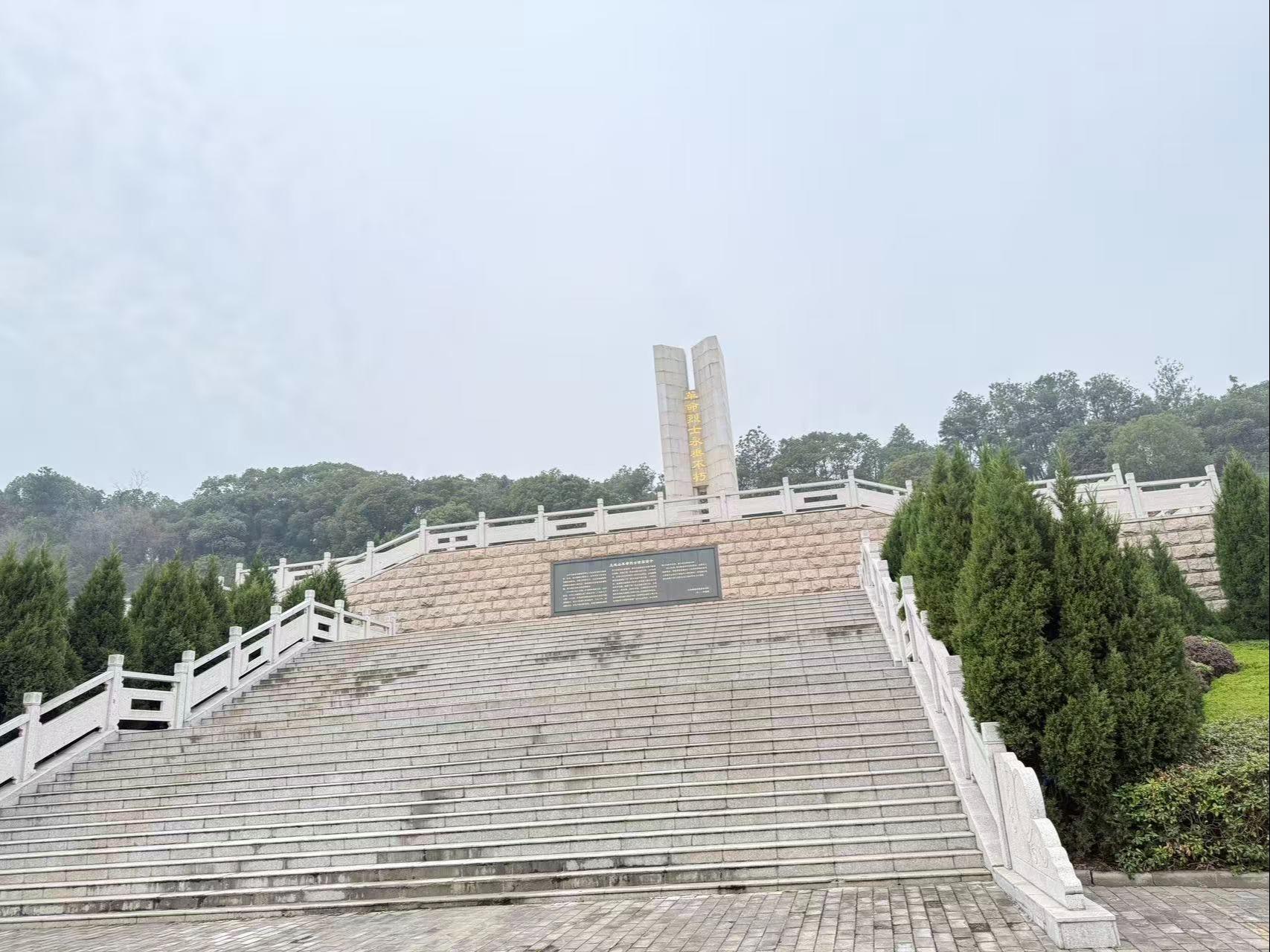 江阴土地山公墓园区图片