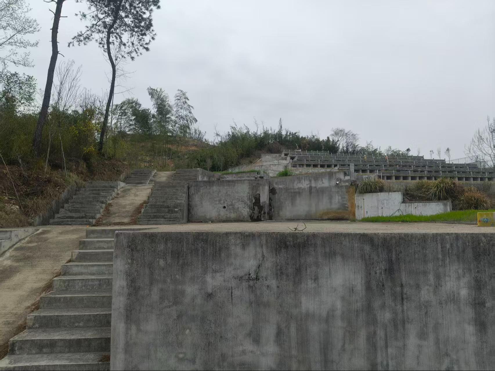 旌德县旌阳镇板凫公墓园区图片