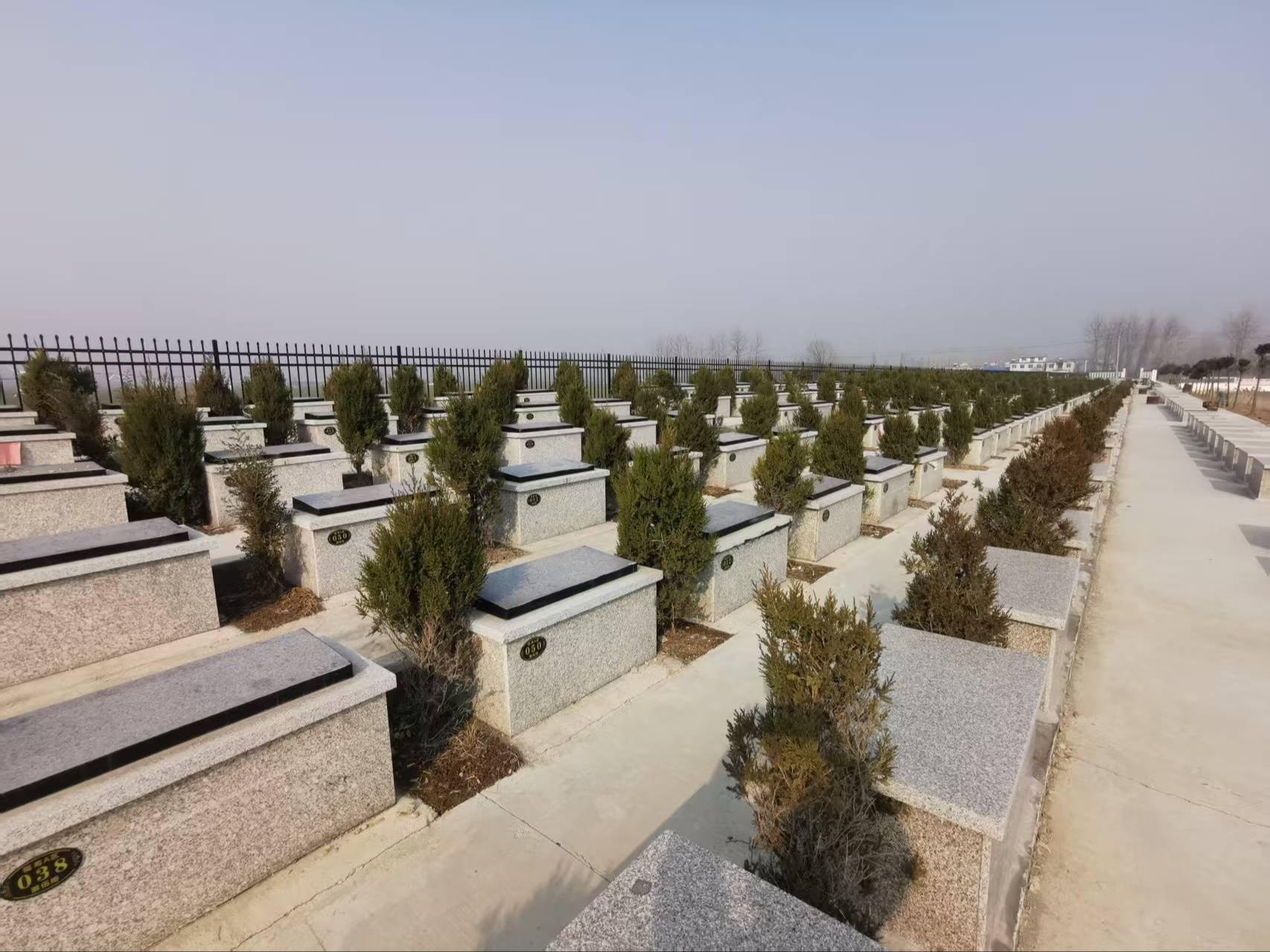 灰古镇公益性公墓园区图片